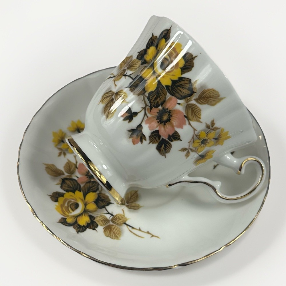 Royal Grafton Teacup And Saucer‎ Yellow Roses Bone China Made In England